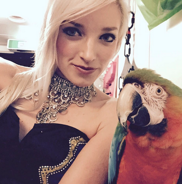 Camelot Macaw with Jamieleigh