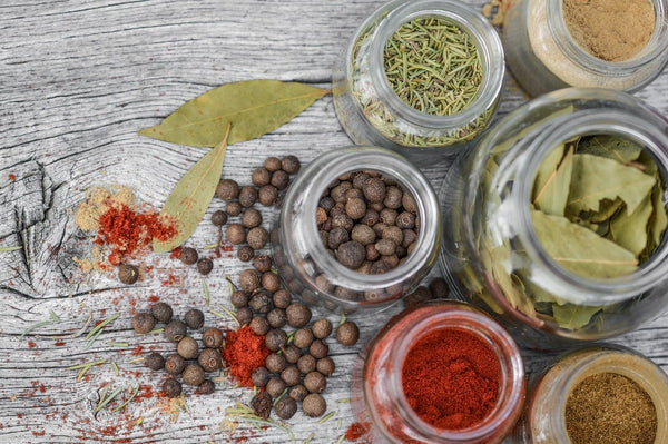 Spices and Herbs That Can Benefit Parrots